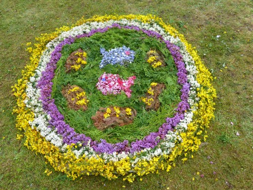 Blumenteppich Fünf Brote und zwei Fische